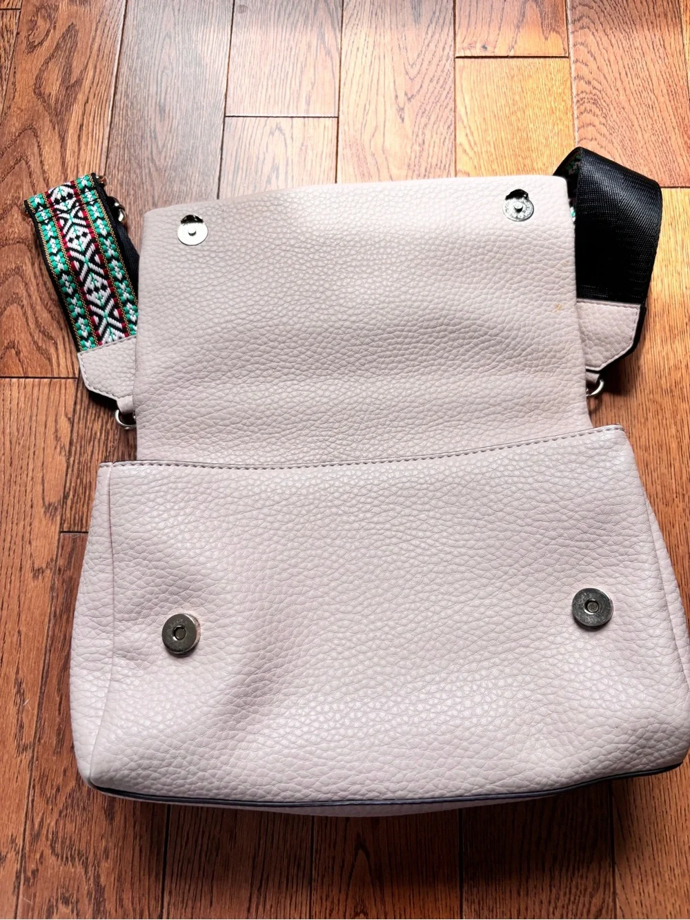 Guess light pink Pebbled Leather Shoulder Bag with adjustable Patterned Strap - Picture 8 of 14